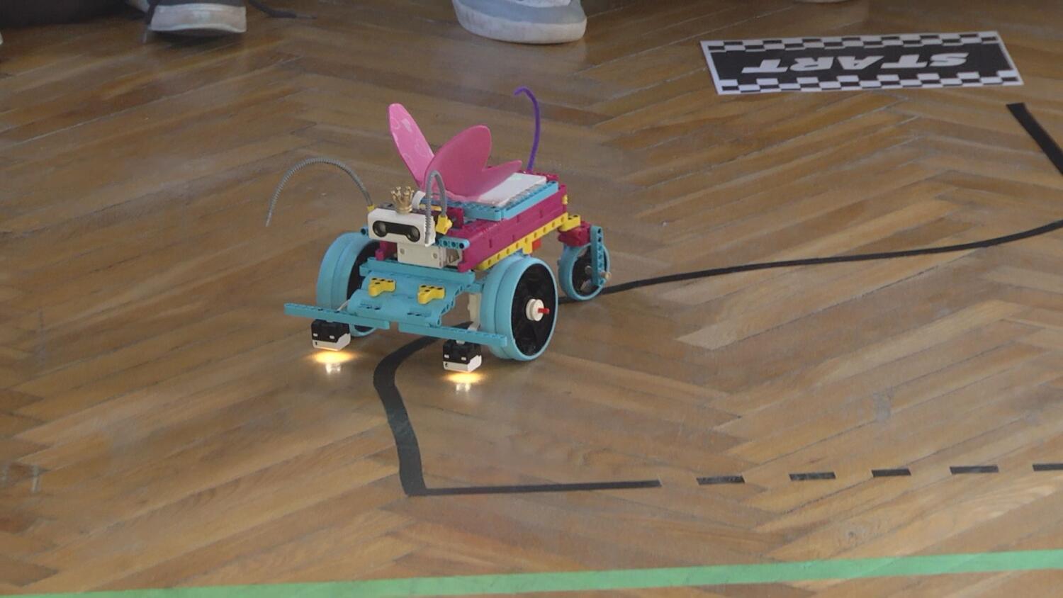 25102024-konkurs-robotow-w-zsi-poprawka.mp4