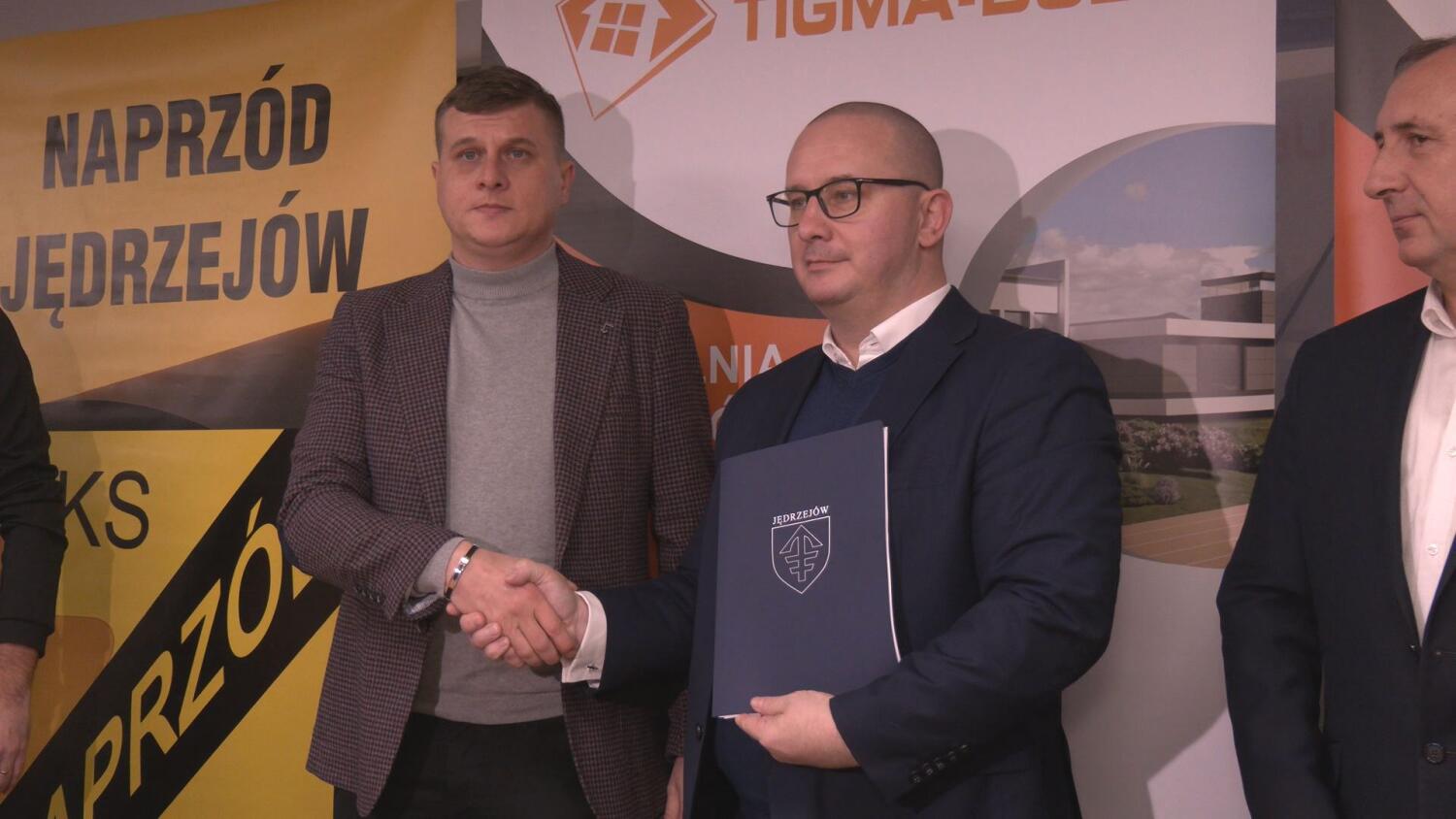 23122024-przebudowa-stadionu-ks-naprzod-jedrzejow.mp4