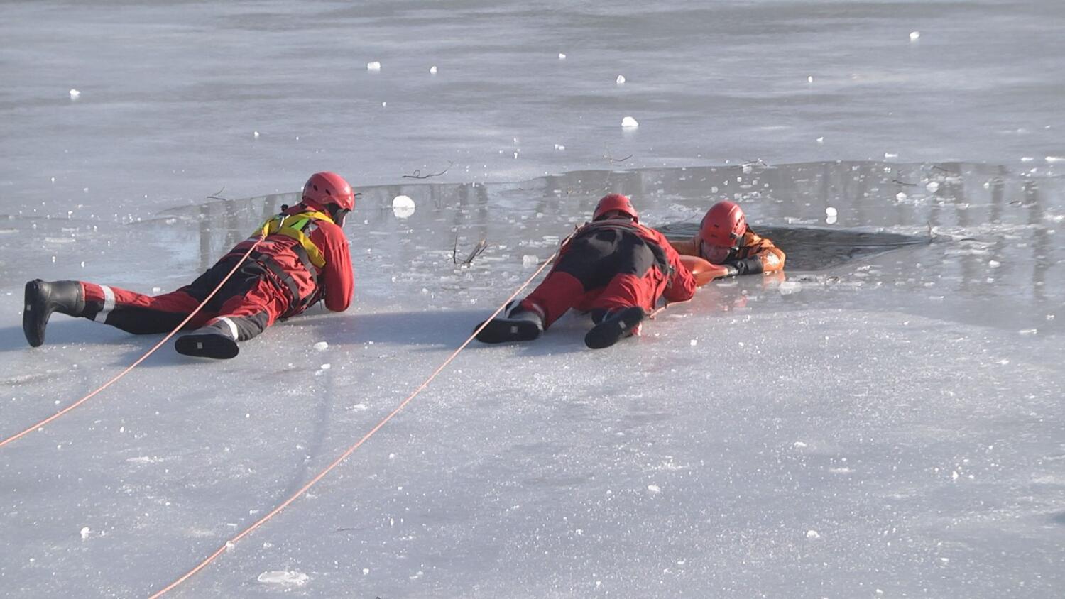 23012025-cwiczenia-strazy-pozarnej-nad-zalewem-kieleckim.mp4