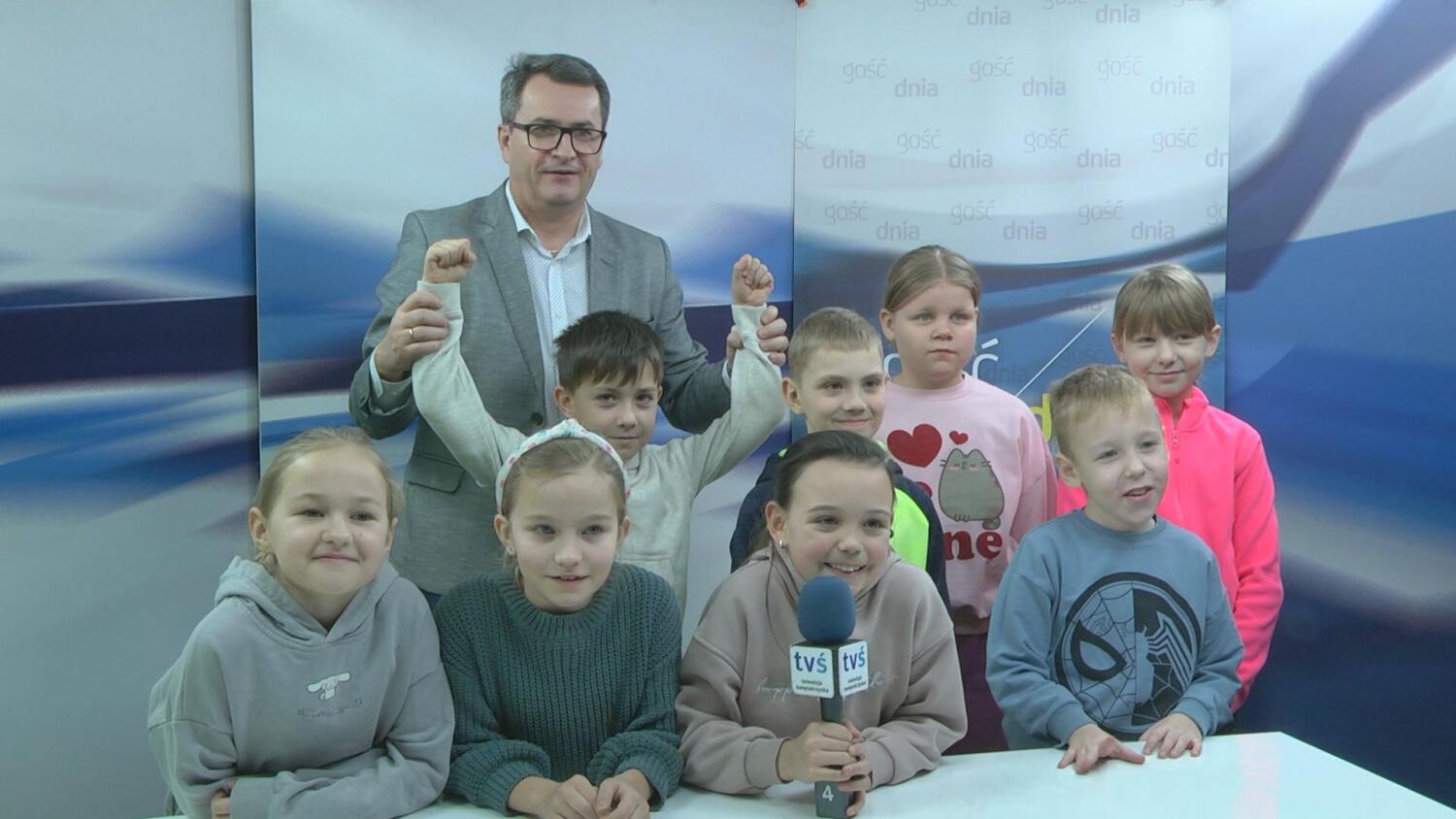 21022025-wizyta-dzieci-z-sp-28-w-tvs-popr.mp4