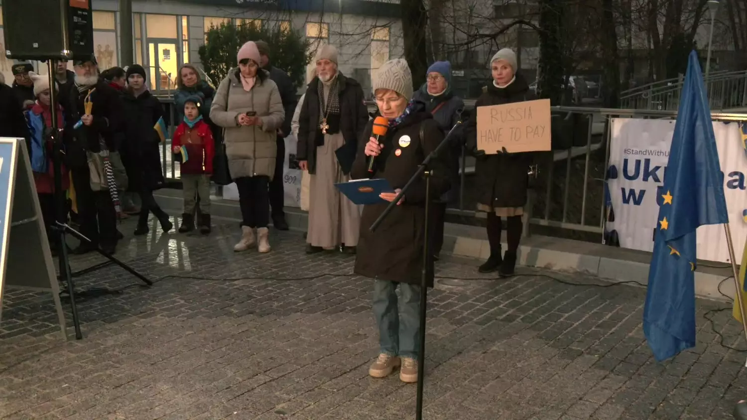 25022025-pikieta-ukraina.mp4