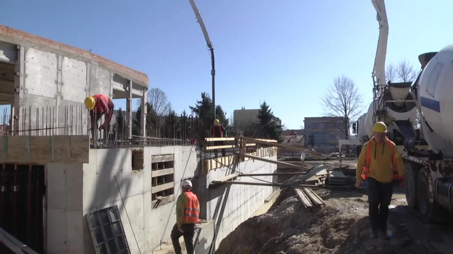 14-03-25-miasto-na-szlaku-basen-i-zlobek.mp4