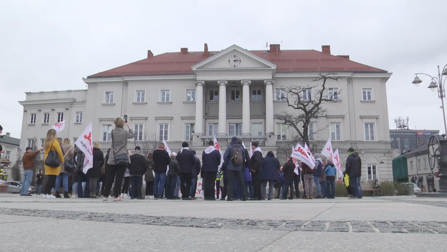 28032025-protest-pracownikow-mopr.mp4