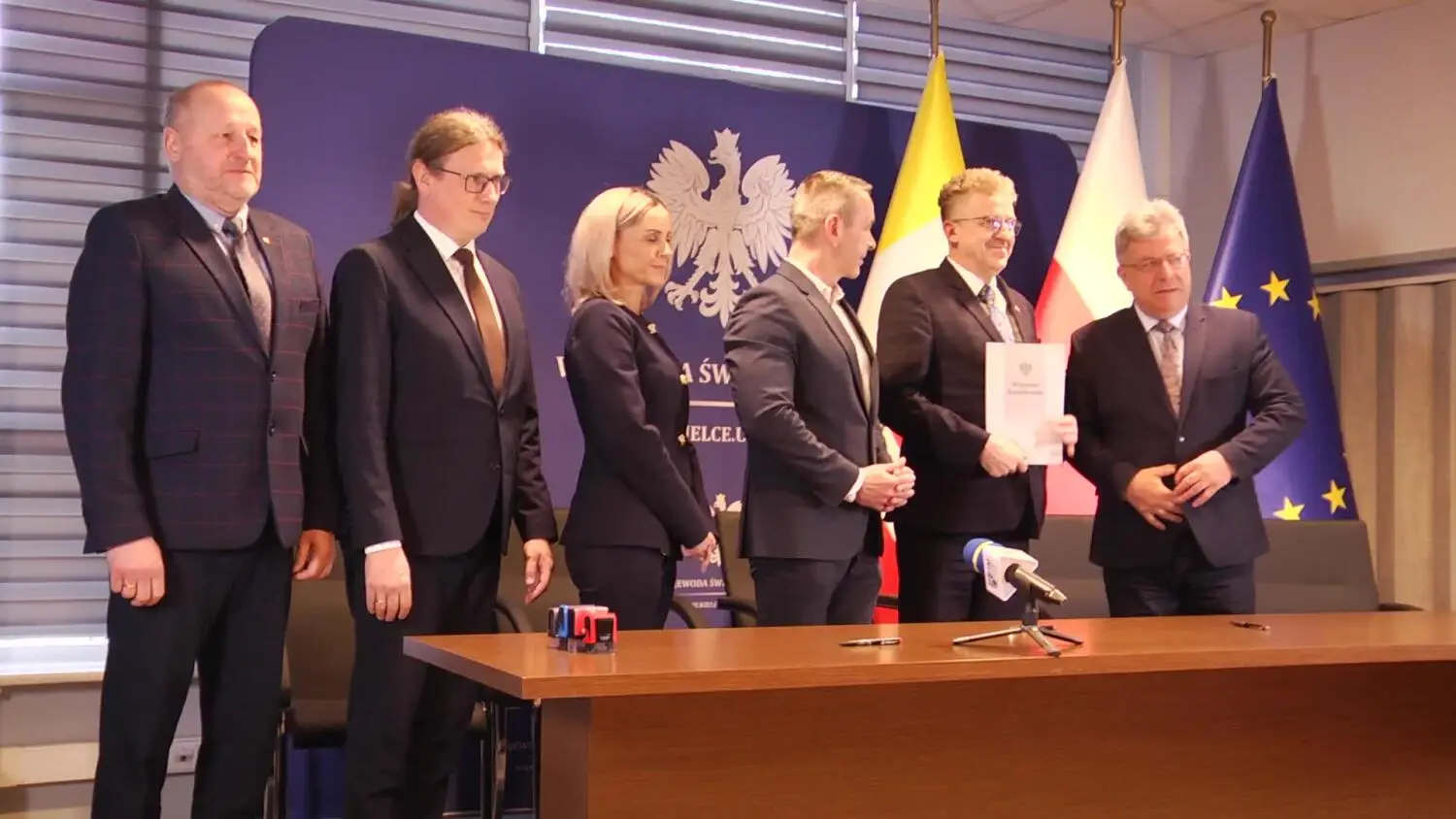 14042025-umowy-wojewoda-nielegalne-odpady-0a15b95.mp4