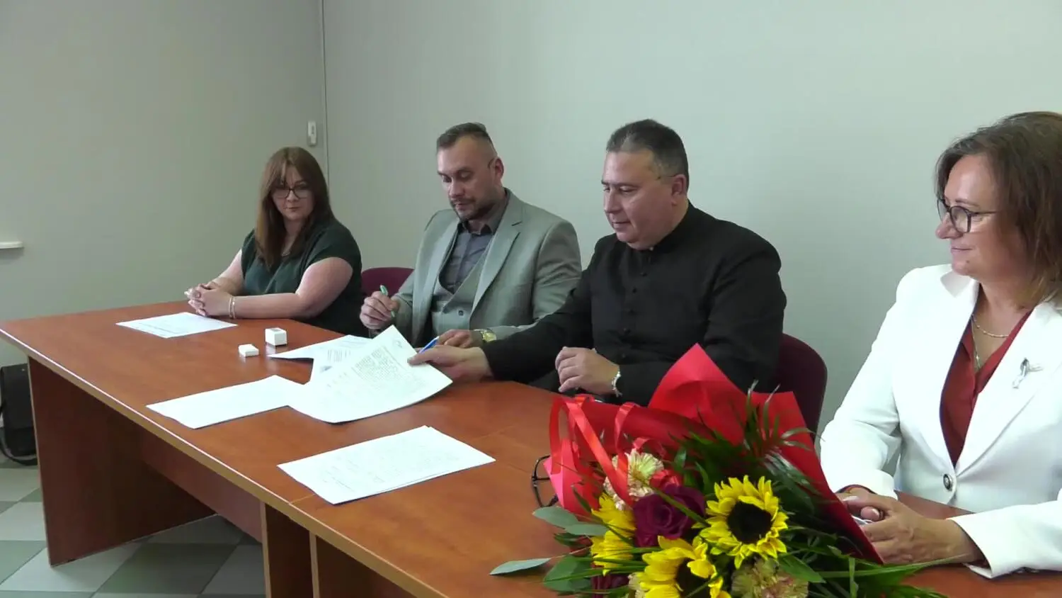 09062025-umowa-wymiana-okien-kosciol-skarzysko-koscielne.mp4