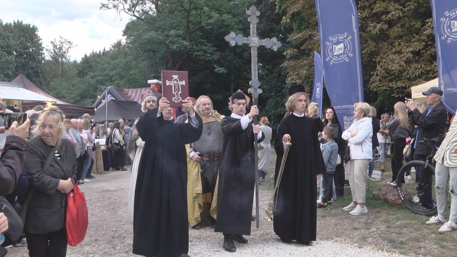 25082025-jarmark-sredniowieczny-karczowka.mp4