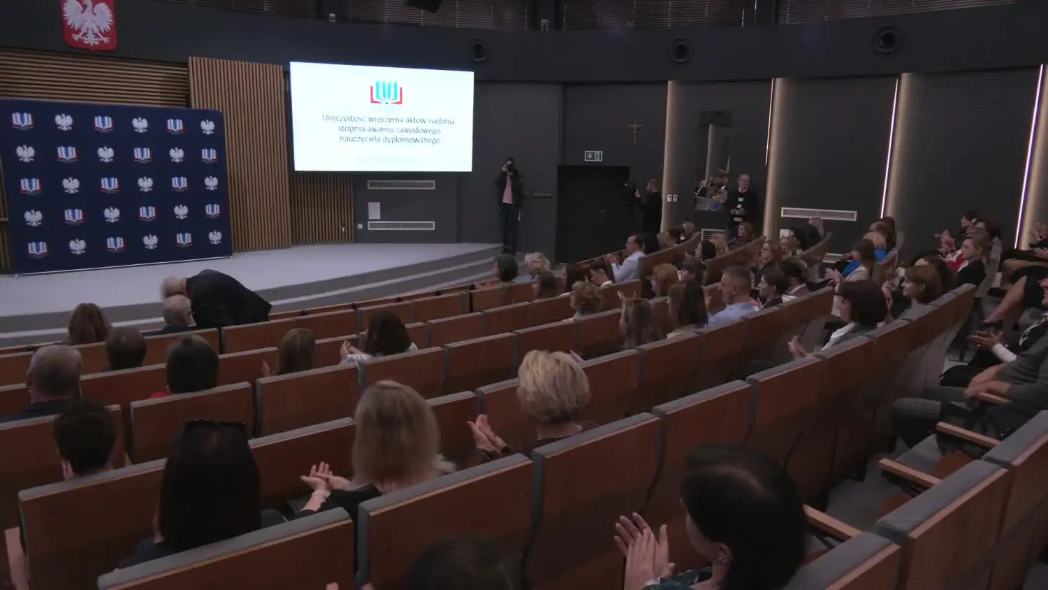 08102025-dyplomy-nauczyciele.mp4