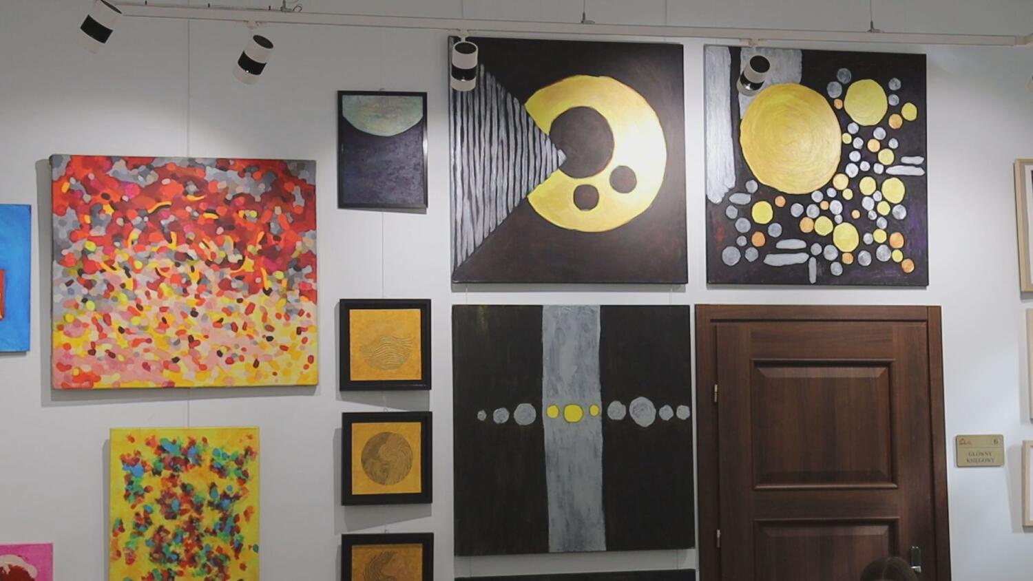 10102025-wystawa-marcina-michalskiego-zameczek.mp4