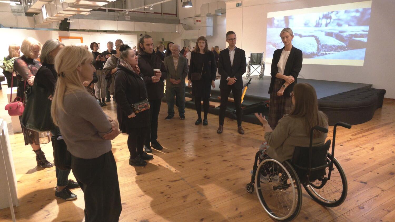 13102025-wystawa-epoka-niedostepnosci-w-galerii-winda.mp4