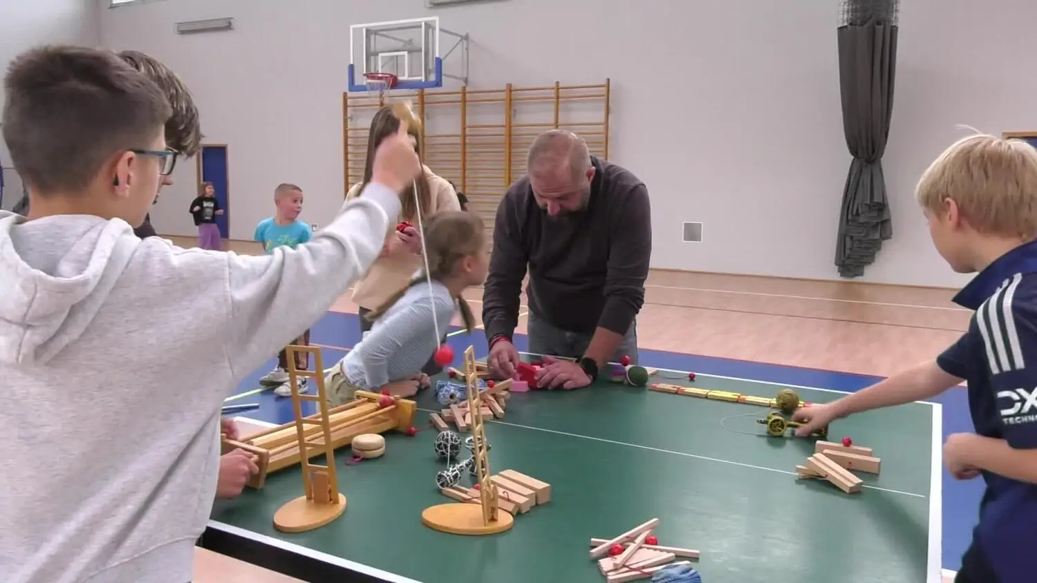 22102025-gry-podworkowe-skarzysko.mp4