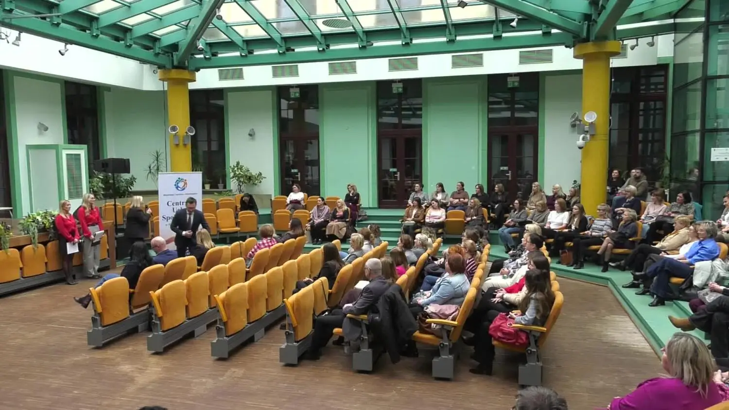 19112025-konferencja-przemoc-dzieci-skarzysko.mp4