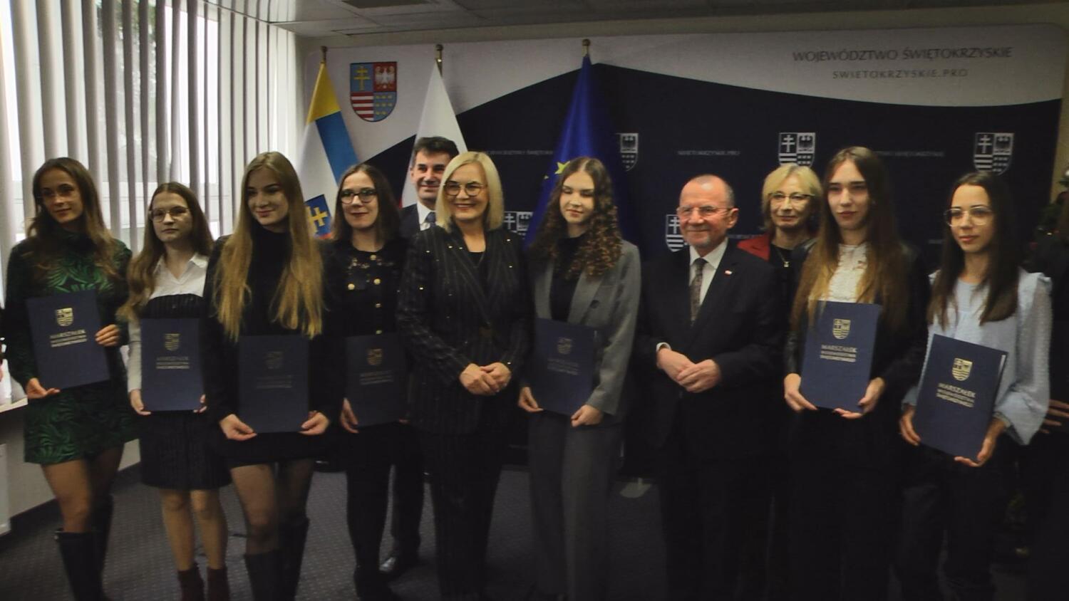 05122025-stypendia-dla-studentow-medycyny.mp4